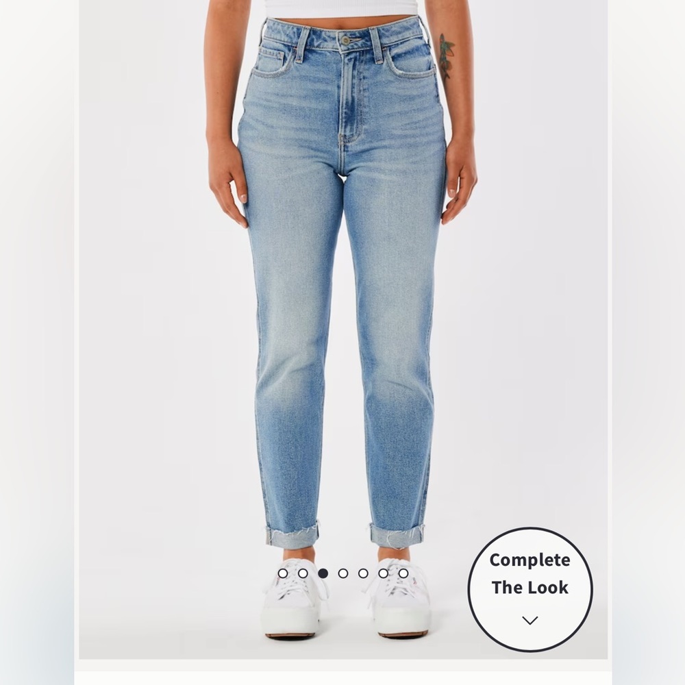 NWT Hollister ultra high-rise medium wash mom denim jeans Size 00R/000R W23R
